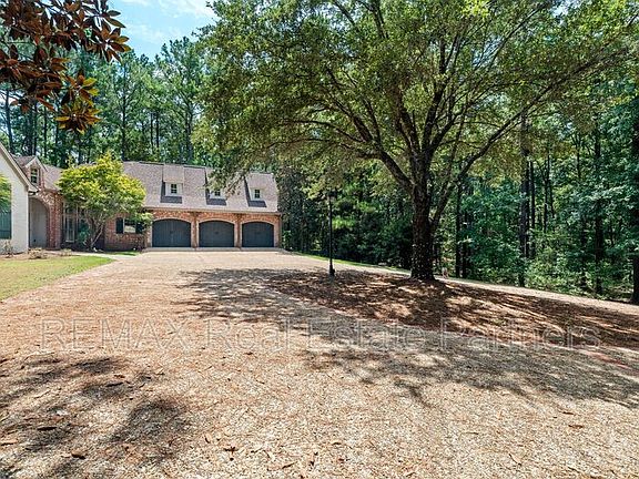 4th image of 107 Raybourn Rd #3196452864