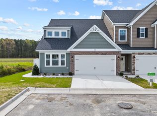 401 Hermon Dew Dr, Chesapeake, VA 23323