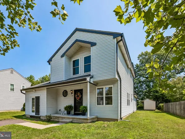 33 Country Ln, Voorhees, NJ 08043