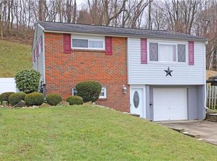 921 Colonial Manor Rd, Irwin, PA 15642
