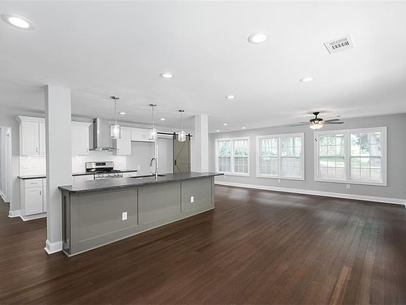 5th image of 2025 Barberrie Ln