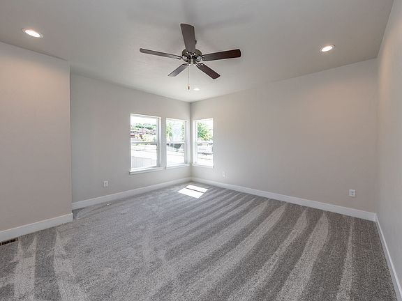 4th image of 5373 Sky Top Ln