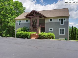 165 Grandfather Cir APT 132, Seven Devils, NC 28604