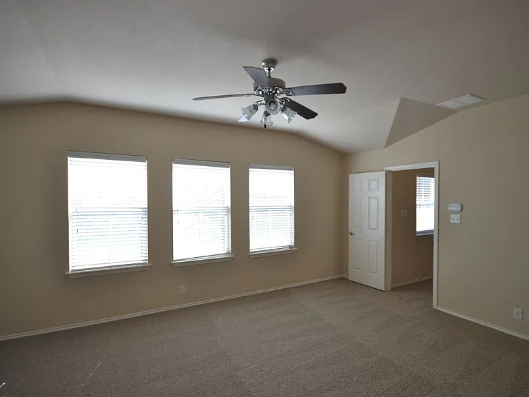409 Riverine Way — Photo 9