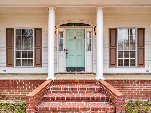 3rd image of 1505 Dale Rd