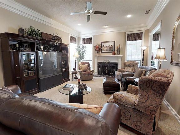 4th image of 5805 Briar Creek Dr