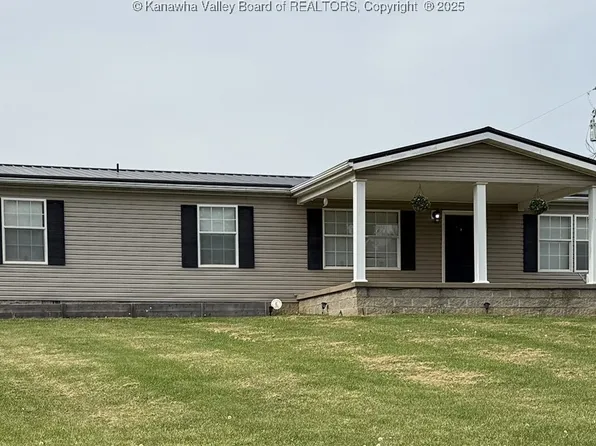 341 Carlee Dr, Point Pleasant, WV 25550