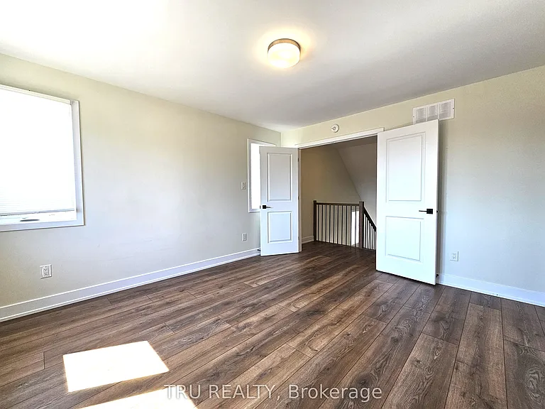 146 Wallace St — Photo 32