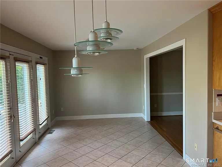 6 Kingsley Dr — Photo 22