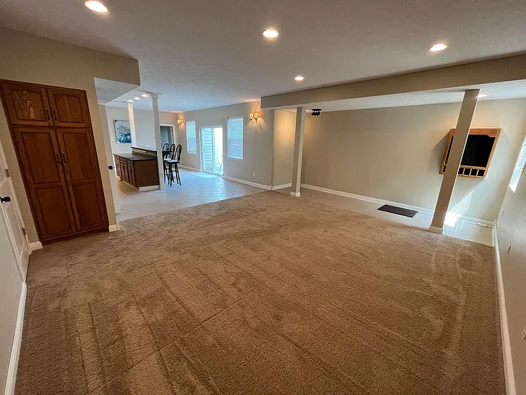 1936 Heathrow Dr — Photo 34