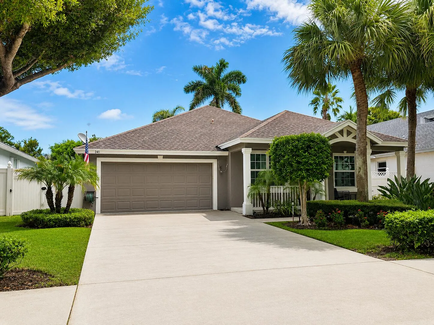 3 bed, 2.0 bath, 2045 sqft, $5,700 — Photo 1