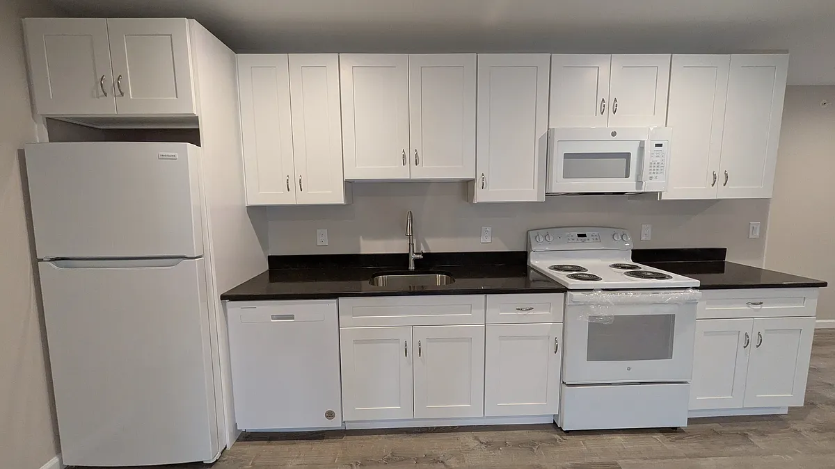Brand new high efficiency appliances included (refrigerator, stove/oven, dishwasher, microwave) - 464 Race St #5
