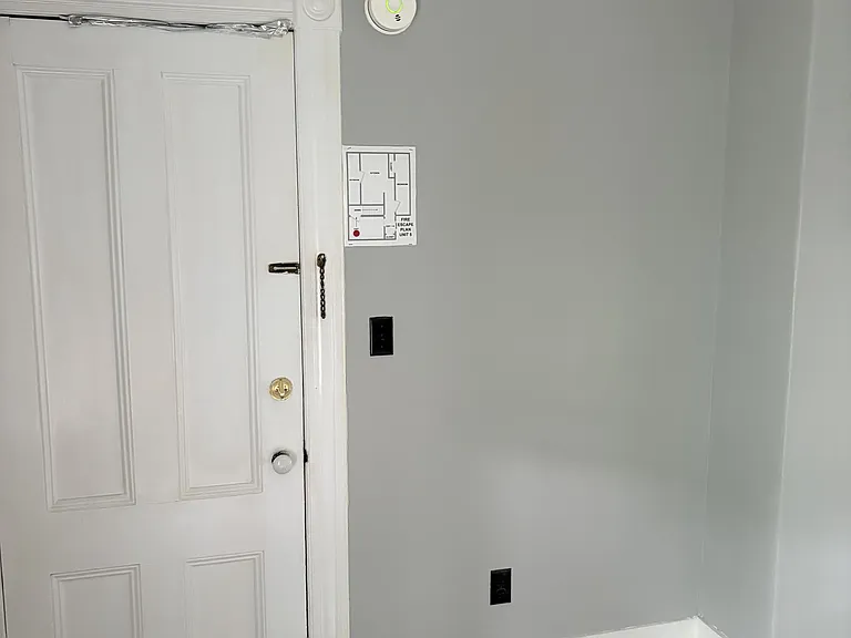 881 Main St #5 — Photo 5