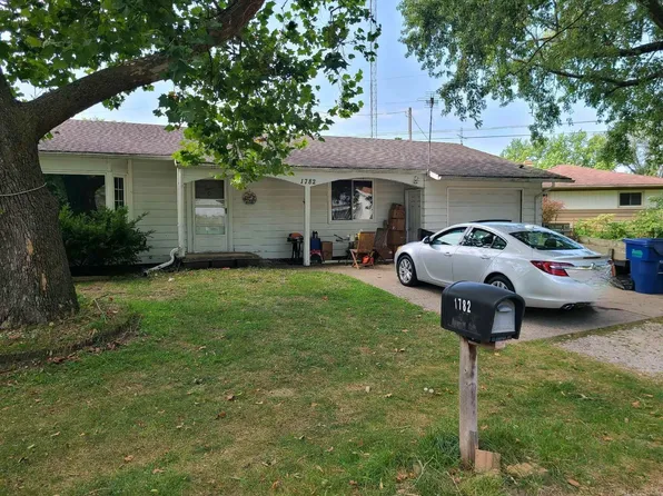 1782 E Ogden Cir, Benton Harbor, MI 49022