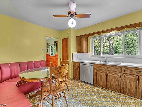 5th image of 23290 Hilliard Blvd