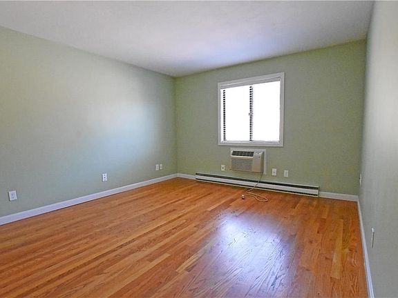 5th image of 117 John St #21