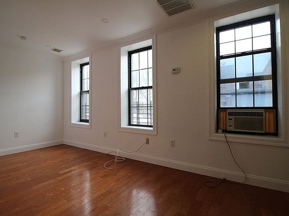2nd image of 286 Cooper St #1