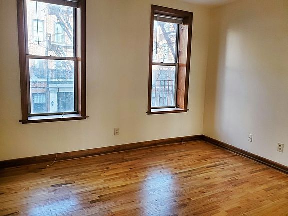 5th image of 350 Lincoln Pl #22
