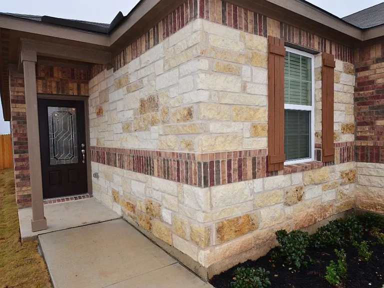146 Star Spangled Dr — Photo 2