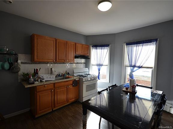 2nd image of 1174-76 Fairfield Ave