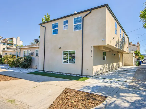 13708 Collins St, Valley Glen, CA 91401