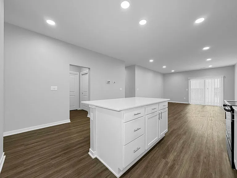 865 NW Sproul Dr — Photo 31