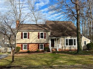 1713 Warminster Dr, Midlothian, VA 23113