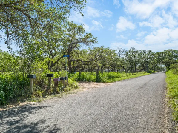 230 PRIVATE ROAD D65, Poteet, TX 78065
