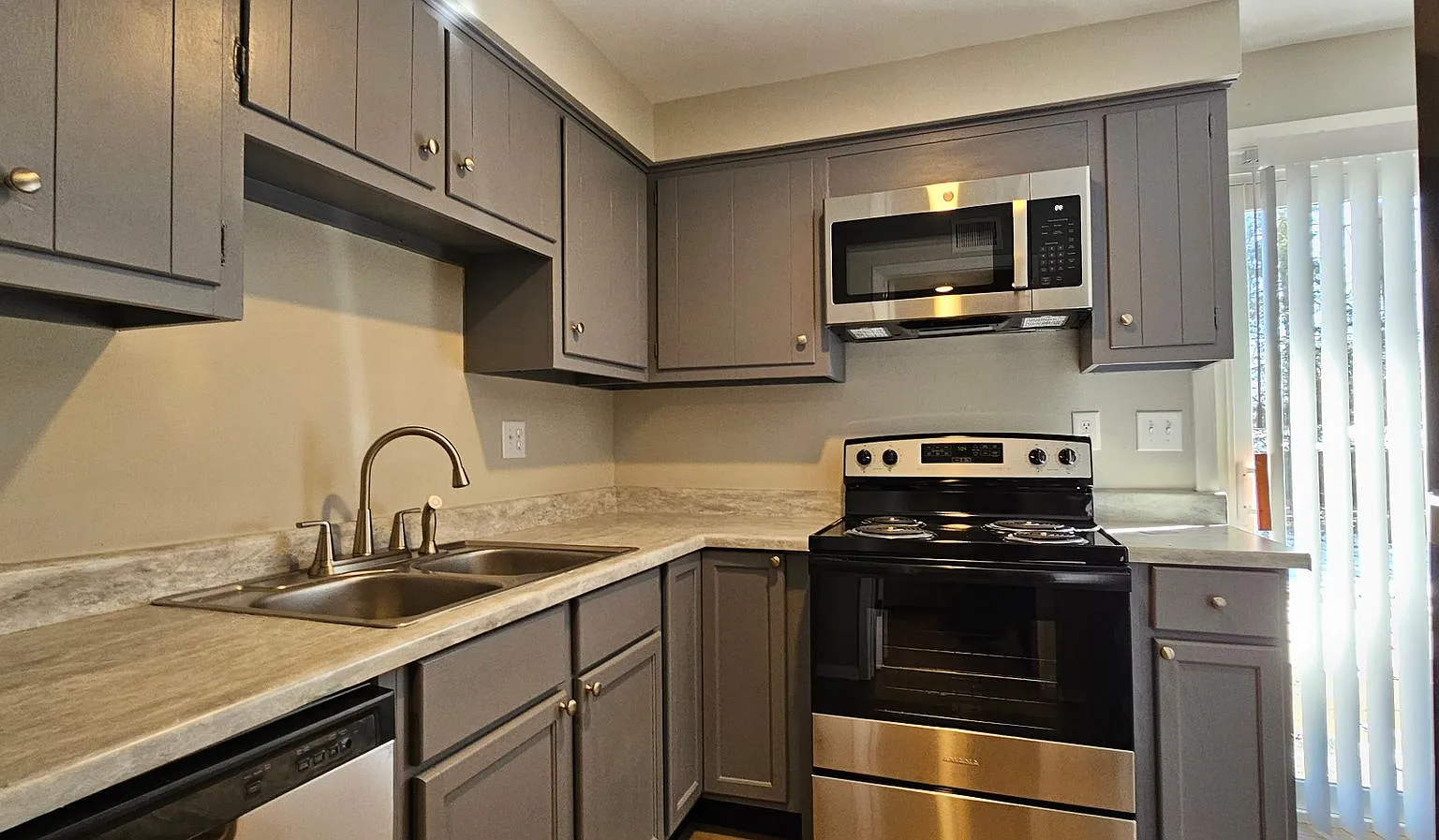 Flowerdale Townhomes — Photo 1