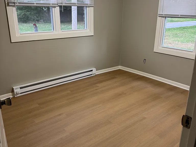 201 Begonia St NE #7 — Photo 8