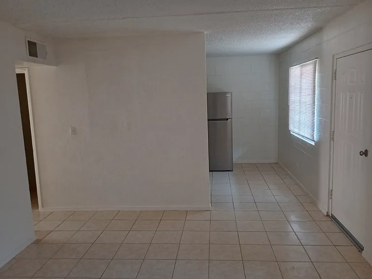401 N D St #11 — Photo 6
