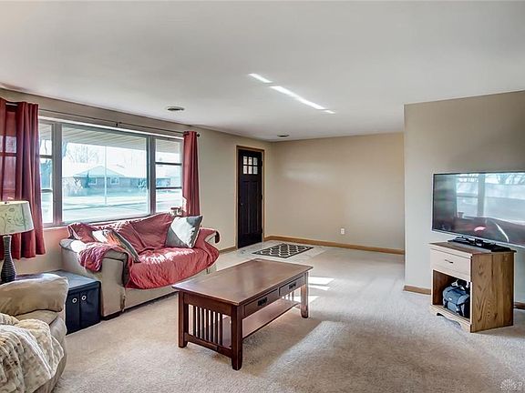 3rd image of 315 Grantham Dr