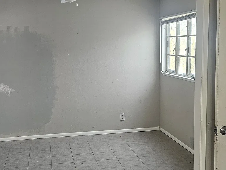 2901 Carol St NE — Photo 9