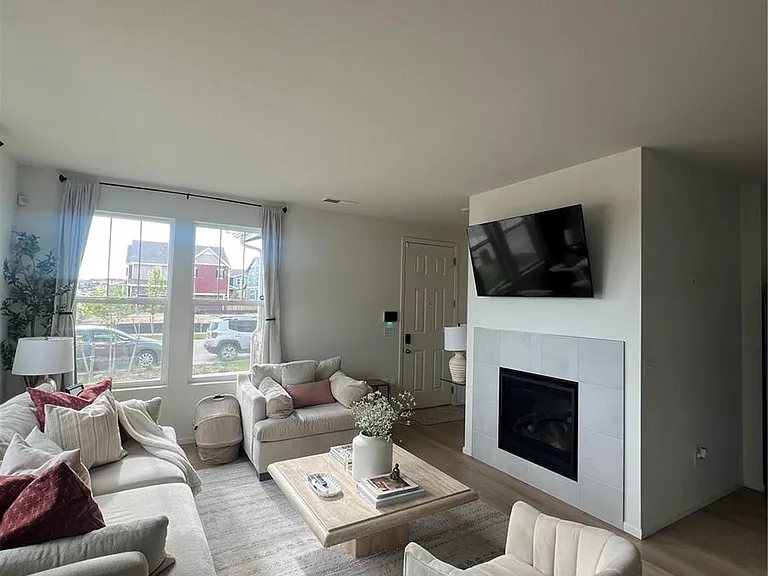 6263 N Liverpool St — Photo 3