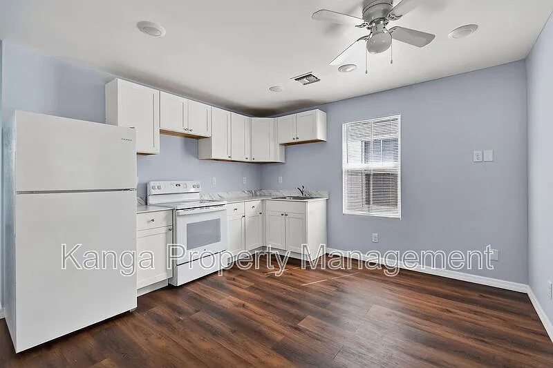 2 bed, 1.0 bath, $1,600 — Photo 4