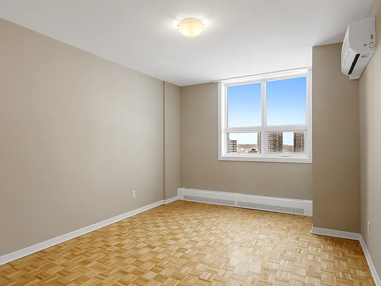 111 Wurtemburg St — Photo 24