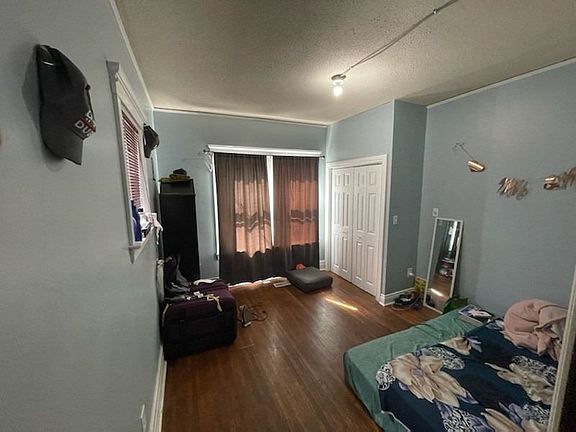 2nd image of 1011 Pelissier St