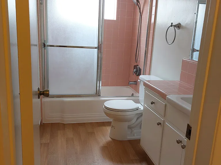 1016 N Orange Grove Ave #3 — Photo 13