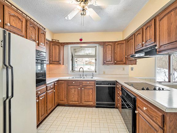 3rd image of 19020 47th St