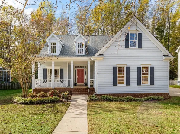 313 Hillspring Ln, Holly Springs, NC 27540