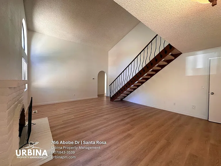 766 Adobe Dr — Photo 6