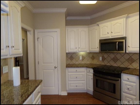 4th image of 31 Bristol Ct