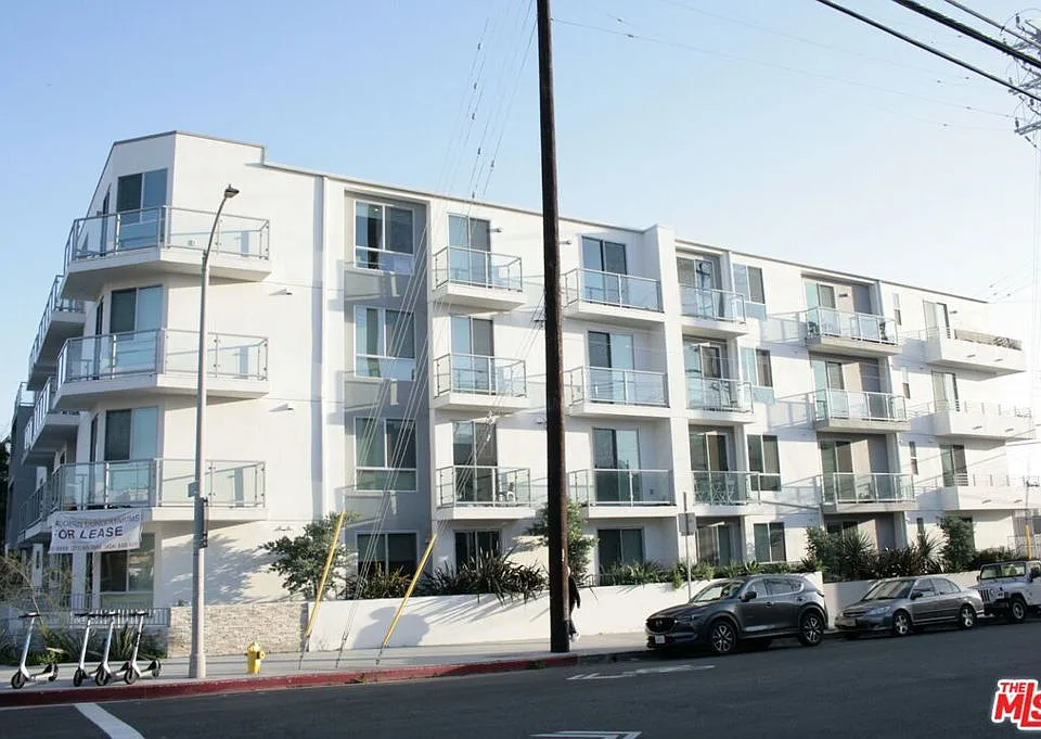 1301 S Westgate Ave #402