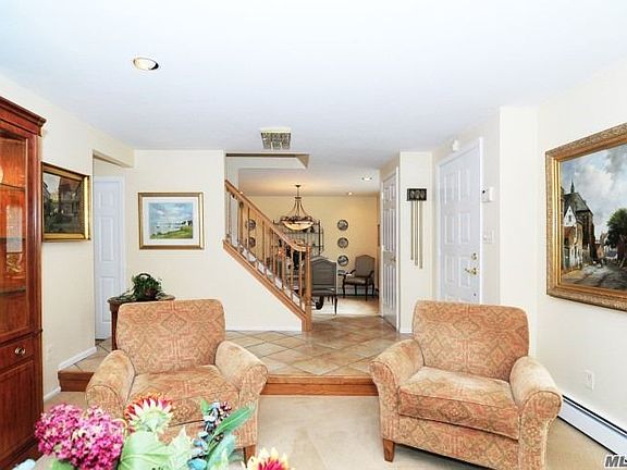 4th image of 9 Robin Ln