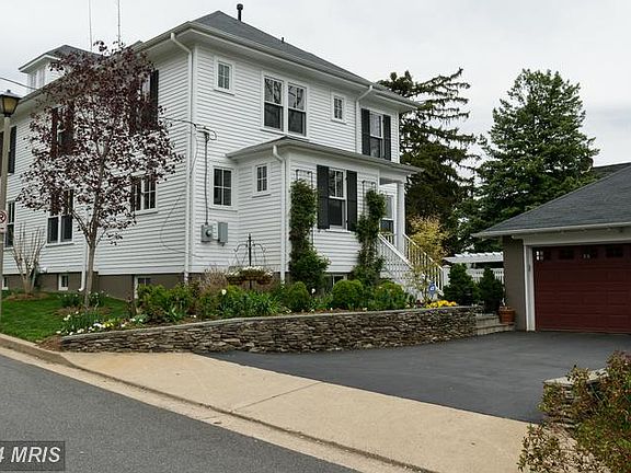 4th image of 4054 21st St N