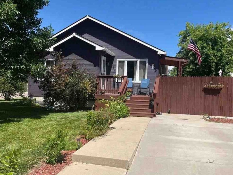 2nd image of 360 Birch St