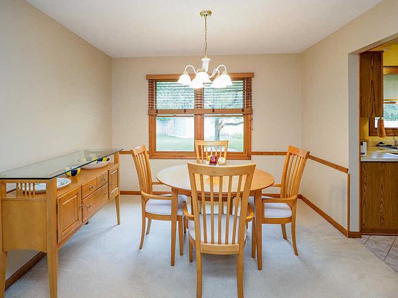 5th image of 111 W Hamilton Ln