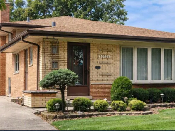 10736 N Lawler Ave, Oak Lawn, IL 60453