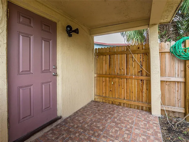 204 NW 28th Ave #1 — Photo 3
