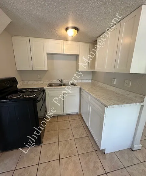 1490 W 33rd St — Photo 14